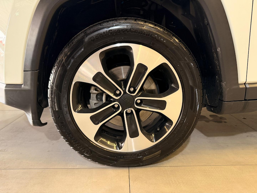 Foto do veículo JEEP COMPASS  LONGITUDE F 2017 103.469 KM 89.900,00
