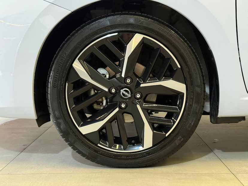 Foto do veículo NISSAN VERSA  EXCL CVT 2025 23.730 KM 122.900,00
