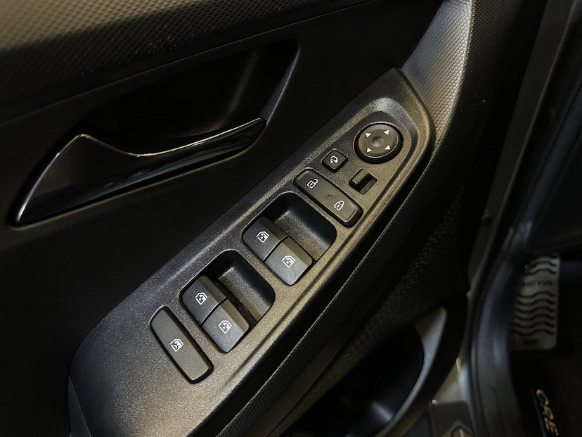 Foto do veículo HYUNDAI CRETA  TA NLINE 2023 34.765 KM 134.900,00