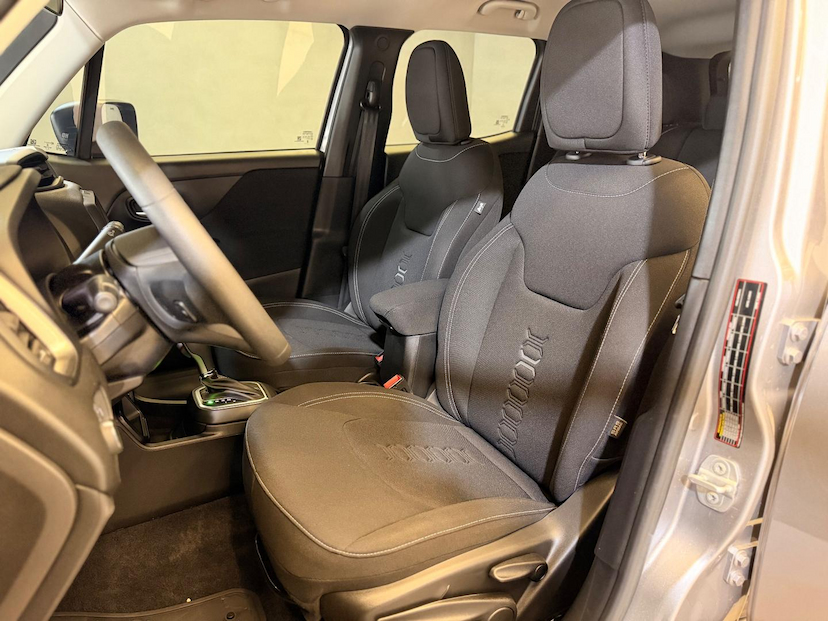 Foto do veículo JEEP RENEGADE  SPT T270 2022 19.620 KM 102.900,00