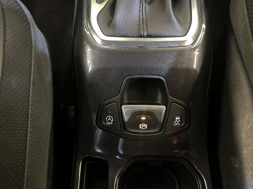 Foto do veículo JEEP RENEGADE  LGTD T270 2023 39.947 KM 106.900,00