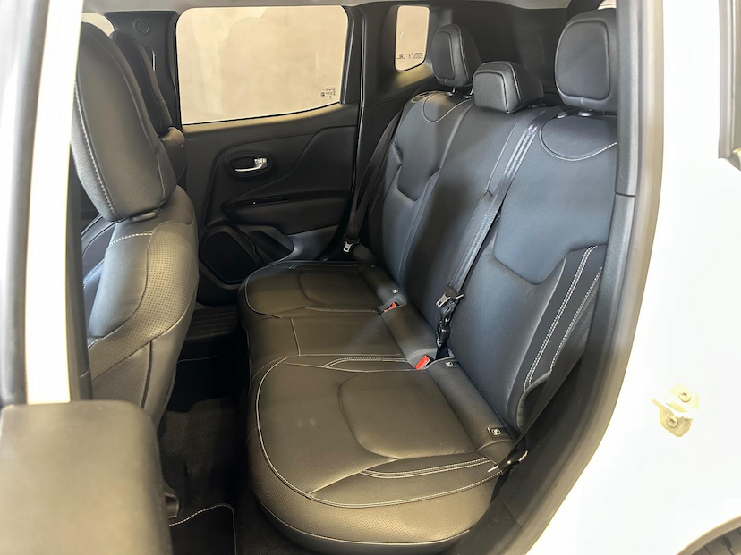 Foto do veículo JEEP RENEGADE  LGTD T270 2023 39.947 KM 106.900,00