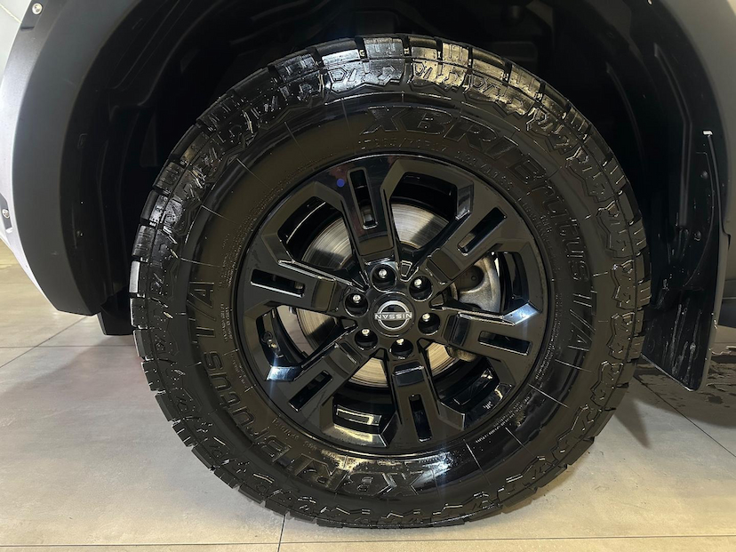 Foto do veículo NISSAN FRONTIER  ATK X4 2025 21.857 KM 219.900,00