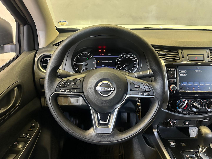 Foto do veículo NISSAN FRONTIER  ATK X4 2025 21.857 KM 219.900,00