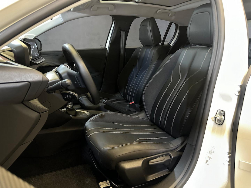 Foto do veículo PEUGEOT 208  1.6 GRIFFE 16V FLEX 4P AUTOMATICO 2023 28.570 KM 92.900,00