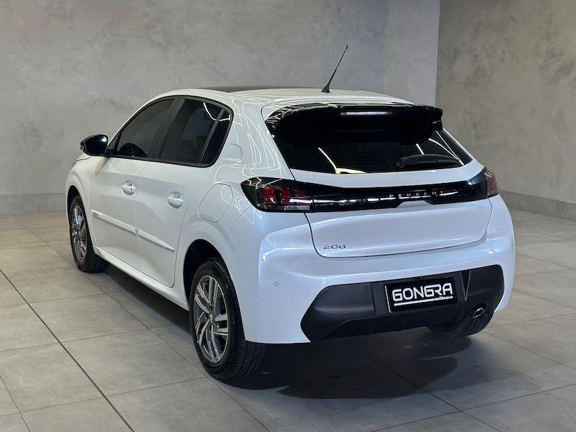 Foto do veículo PEUGEOT 208  1.6 GRIFFE 16V FLEX 4P AUTOMATICO 2023 28.570 KM 92.900,00