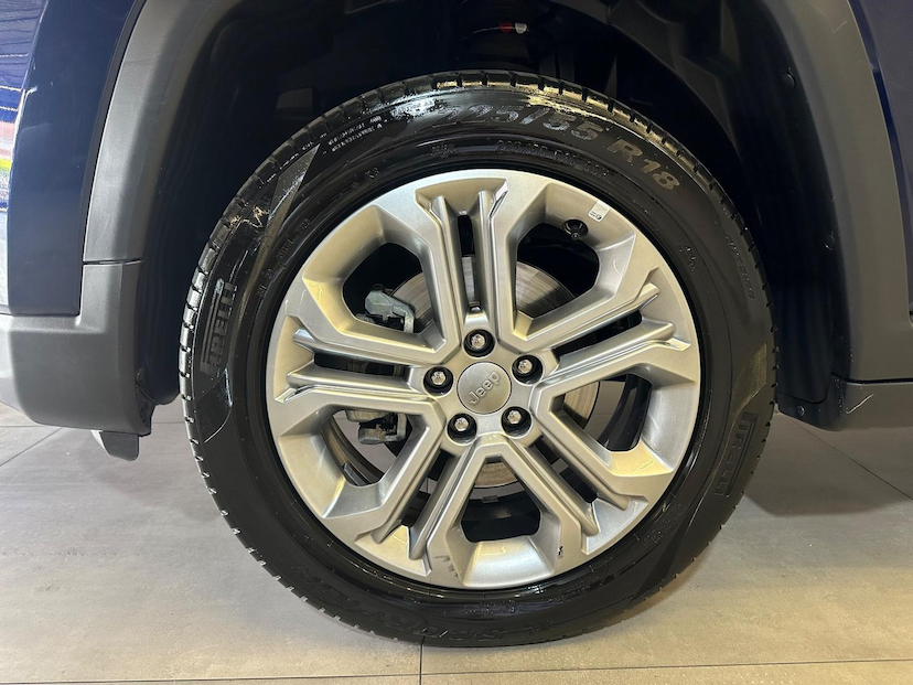 Foto do veículo JEEP COMPASS  LONG TF 2022 31.678 KM 129.900,00