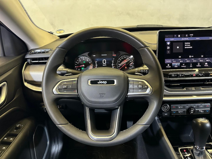 Foto do veículo JEEP COMPASS  LONG TF 2022 31.678 KM 129.900,00