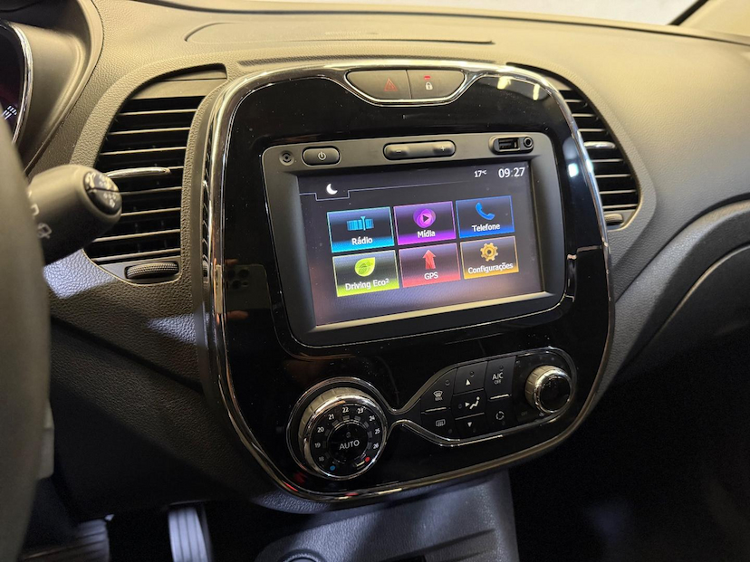 Foto do veículo RENAULT CAPTUR  INTEN 20A 2019 56.500 KM 74.900,00