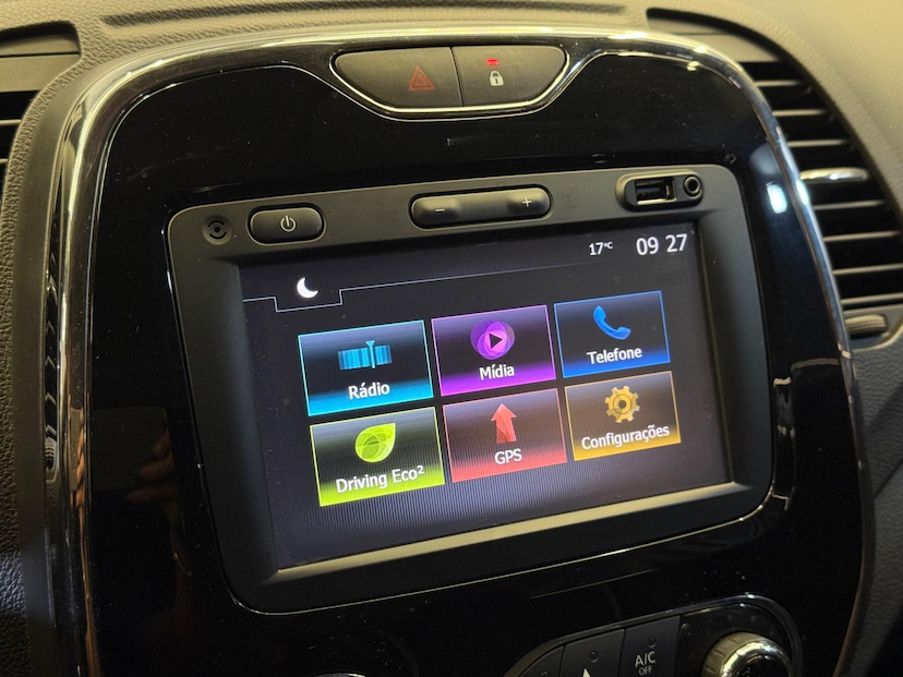 Foto do veículo RENAULT CAPTUR  INTEN 20A 2019 56.500 KM 74.900,00