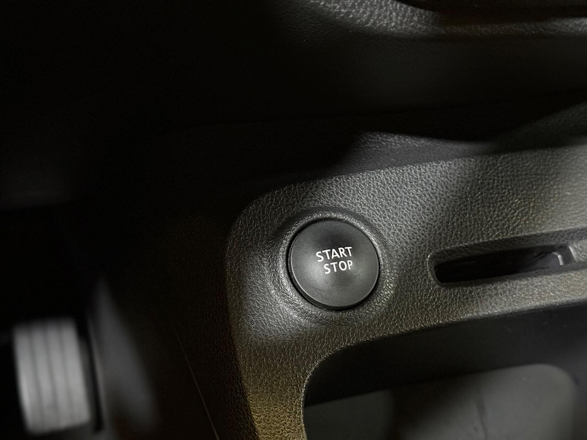 Foto do veículo RENAULT CAPTUR  INTEN 20A 2019 56.500 KM 74.900,00