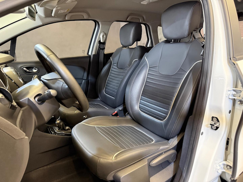 Foto do veículo RENAULT CAPTUR  INTEN 20A 2019 56.500 KM 74.900,00