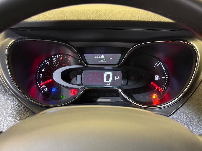 Foto do veículo RENAULT CAPTUR  INTEN 20A 2019 56.500 KM 74.900,00