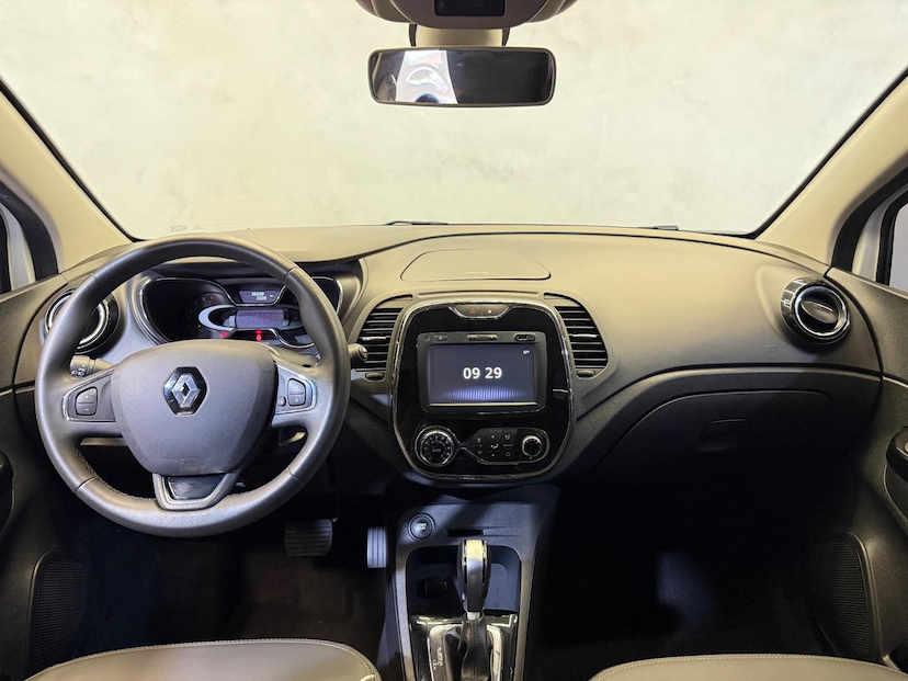 Foto do veículo RENAULT CAPTUR  INTEN 20A 2019 56.500 KM 74.900,00