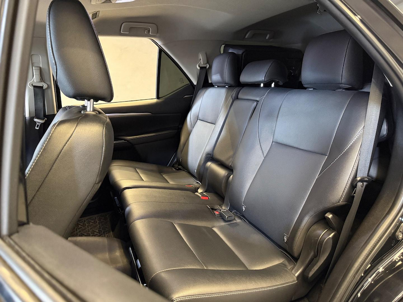 Foto do veículo TOYOTA HILUX  SW4 SRX 4X4 2.8 TDI 16V DIES. AUT. 2021 101.360 KM 279.900,00