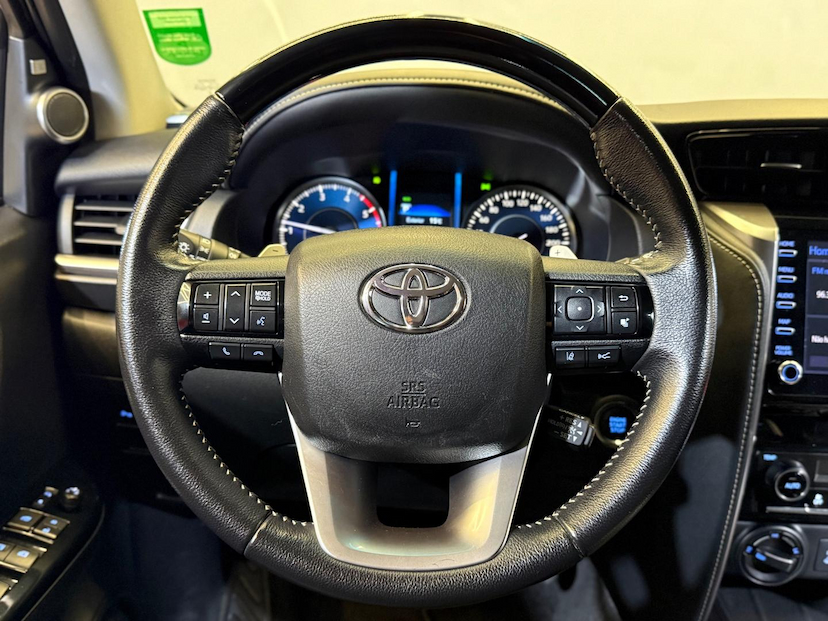 Foto do veículo TOYOTA HILUX  SW4 SRX 4X4 2.8 TDI 16V DIES. AUT. 2021 101.360 KM 279.900,00