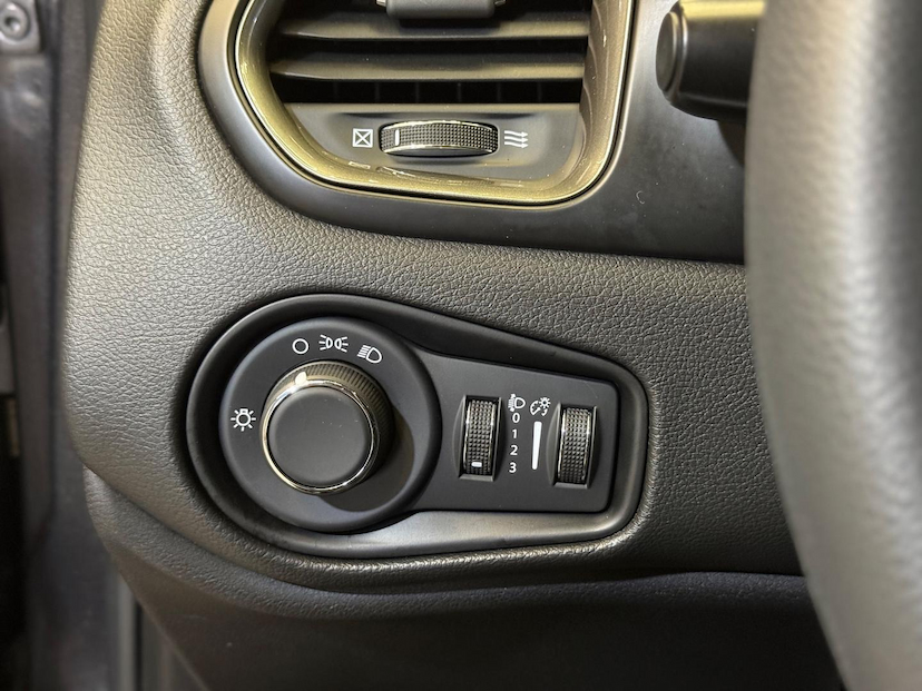 Foto do veículo JEEP RENEGADE  SPT T270 2025 6.719 KM 121.900,00