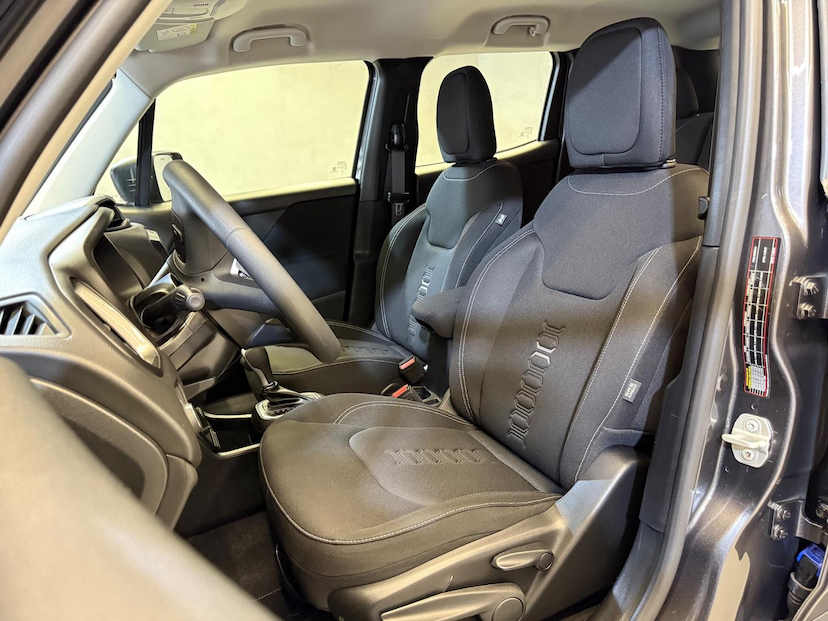 Foto do veículo JEEP RENEGADE  SPT T270 2025 6.719 KM 121.900,00