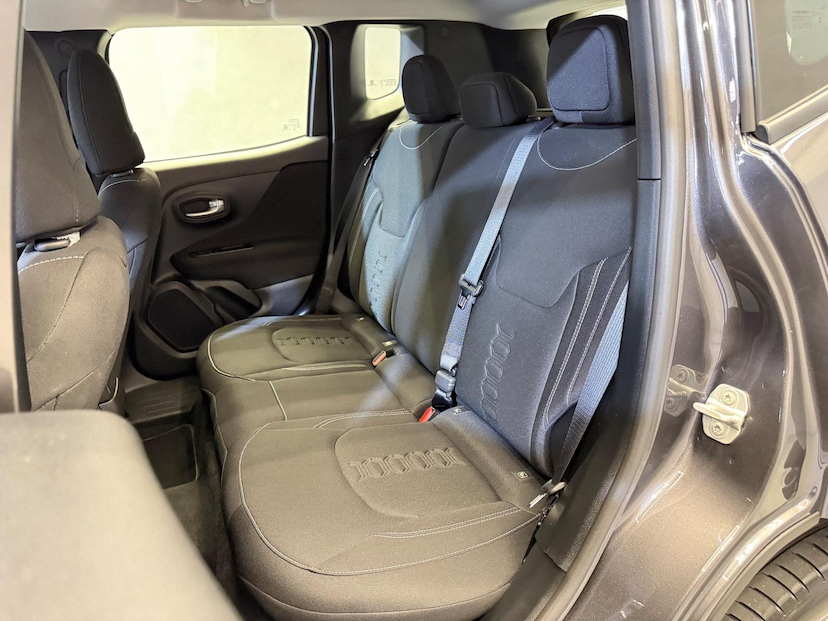 Foto do veículo JEEP RENEGADE  SPT T270 2025 6.719 KM 121.900,00