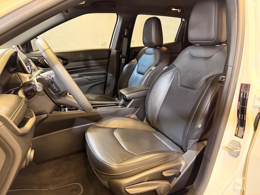 Foto do veículo JEEP COMPASS  LONG TF 2022 39.025 KM 132.900,00