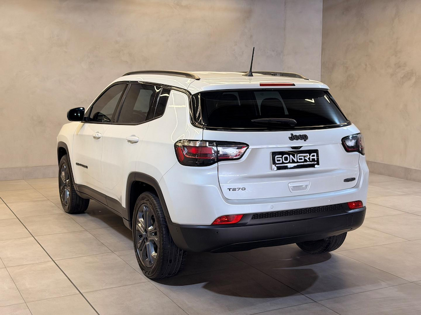Foto do veículo JEEP COMPASS  LONG TF 2022 39.025 KM 132.900,00