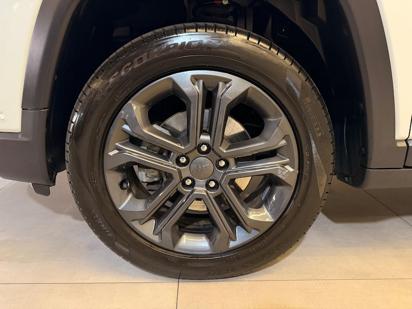 Foto do veículo JEEP COMPASS  LONG TF 2022 39.025 KM 132.900,00