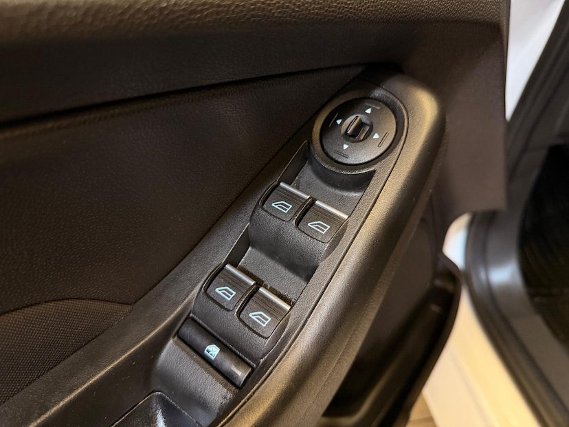 Foto do veículo FORD FIESTA  16SEL 2017 79.297 KM 54.900,00