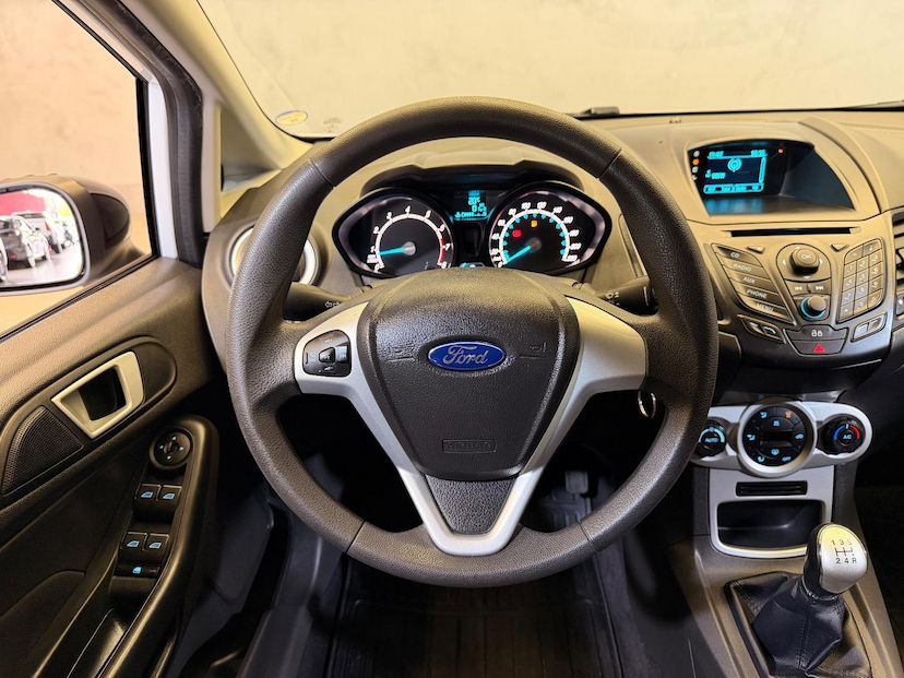 Foto do veículo FORD FIESTA  16SEL 2017 79.297 KM 54.900,00
