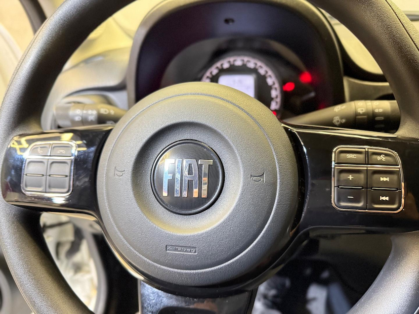 Foto do veículo FIAT MOBI  TREKKING 1.0MT 2025 3.963 KM 71.900,00