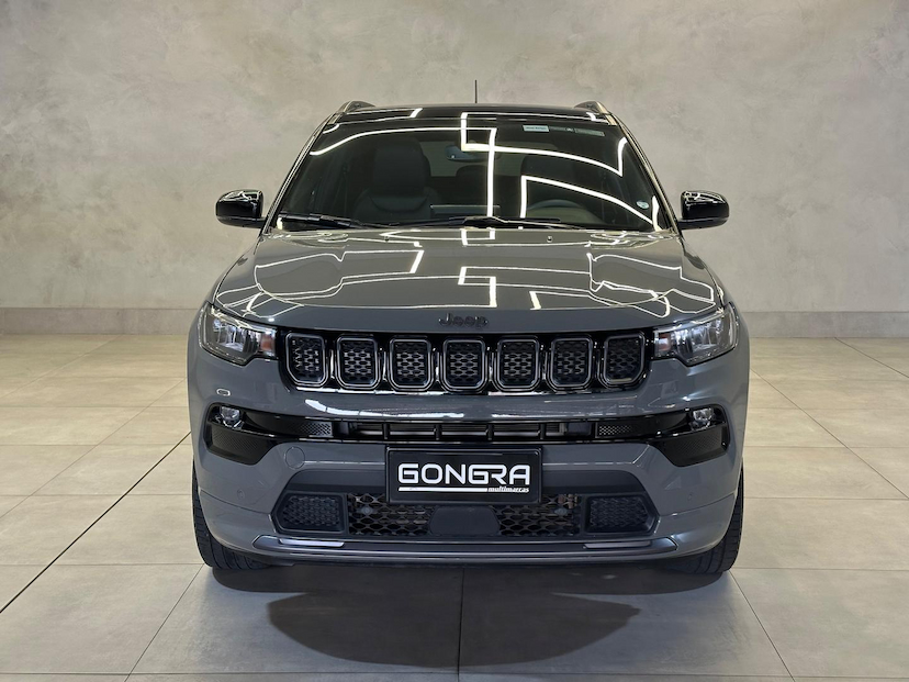 Foto do veículo JEEP COMPASS  SERIE S TF 2023 26.191 KM 169.900,00