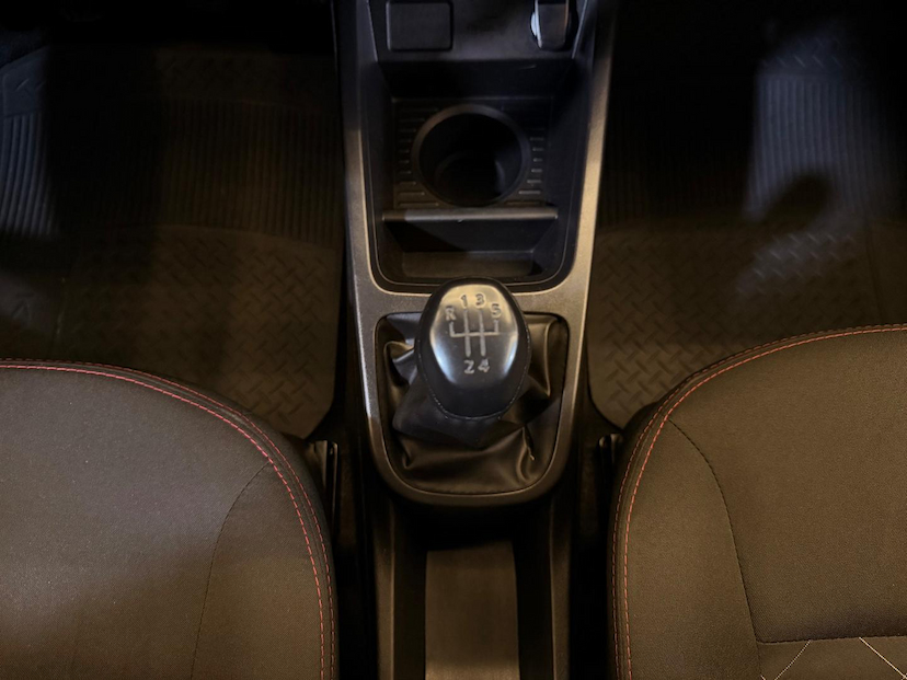 Foto do veículo RENAULT KWID  ZEN 2 2024 34.876 KM 56.900,00