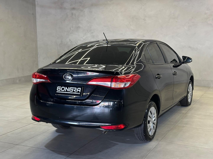 Foto do veículo TOYOTA YARIS  SEDAN 1.5 XL 2025 13.674 KM 105.900,00