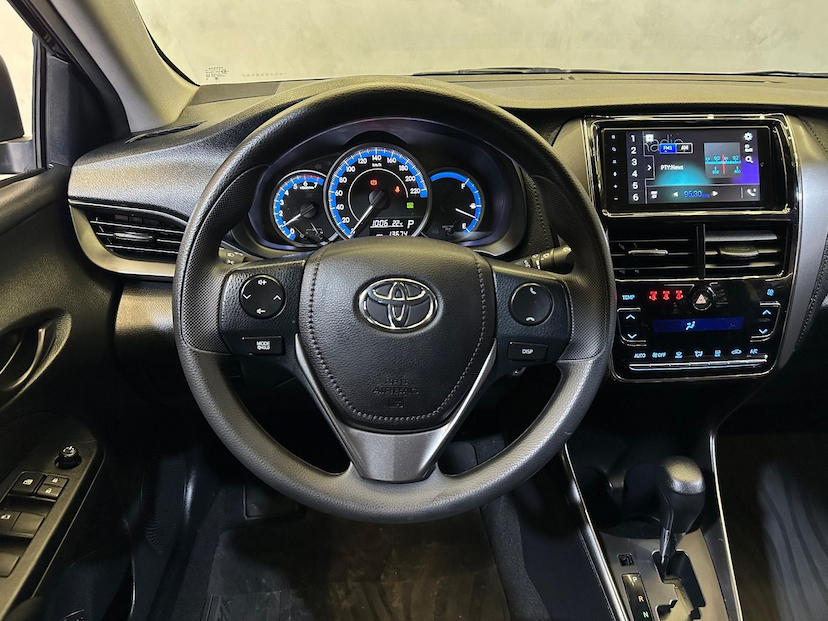 Foto do veículo TOYOTA YARIS  SEDAN 1.5 XL 2025 13.674 KM 105.900,00