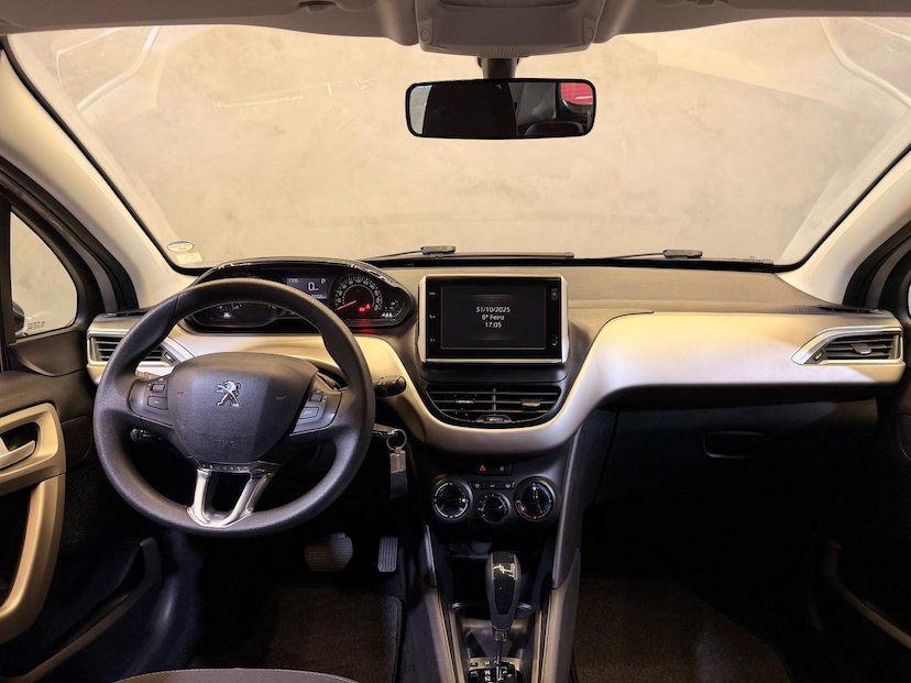 Foto do veículo PEUGEOT 2008  ALLURE EAT6 2021 31.128 KM 72.900,00