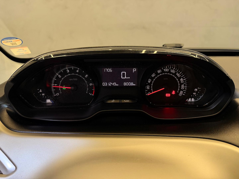 Foto do veículo PEUGEOT 2008  ALLURE EAT6 2021 31.128 KM 72.900,00