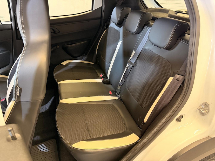 Foto do veículo RENAULT KWID  INTENS 10MT 2021 44.600 KM 46.900,00