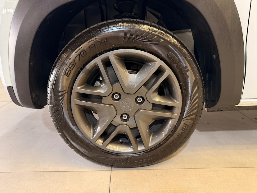 Foto do veículo RENAULT KWID  INTENS 10MT 2021 44.600 KM 46.900,00