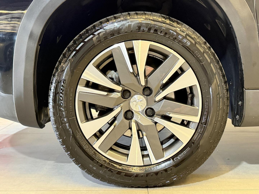 Foto do veículo PEUGEOT 2008  ALLURE PK 2022 62.282 KM 71.900,00