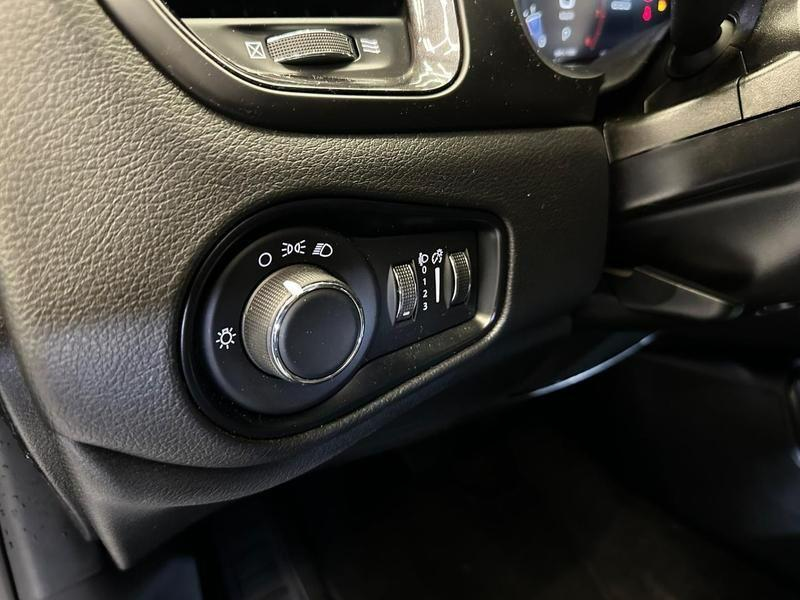 Foto do veículo JEEP RENEGADE  LGTD T270 2023 41.093 KM 105.900,00