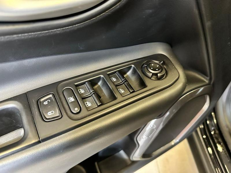 Foto do veículo JEEP RENEGADE  LGTD T270 2023 41.093 KM 105.900,00