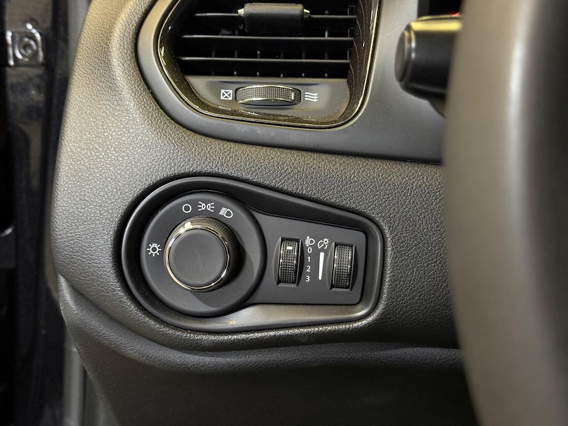 Foto do veículo JEEP RENEGADE  LGTD T270 2024 18.040 KM 114.900,00