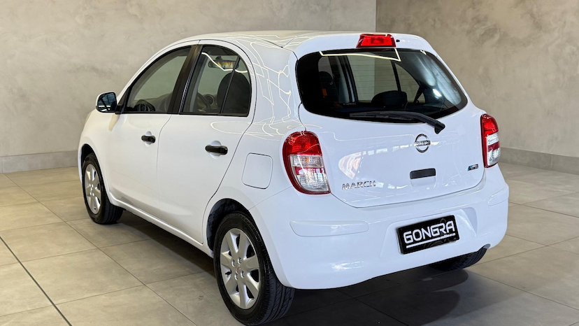 Foto do veículo NISSAN MARCH  16SV FLEX 2013 133.000 KM 37.900,00