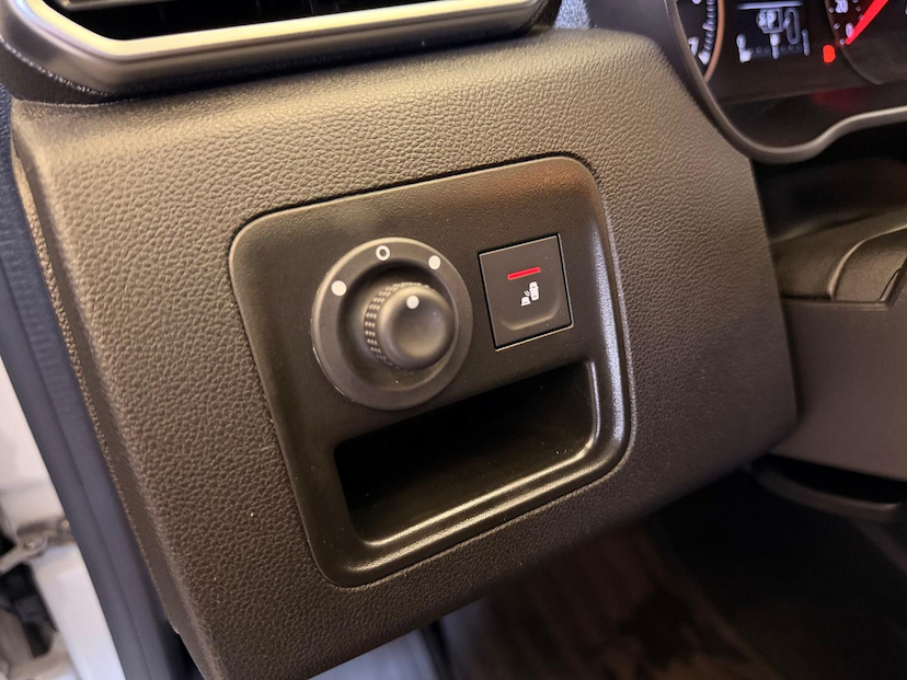 Foto do veículo RENAULT DUSTER  ICO16 CVT 2023 54.000 KM 99.900,00