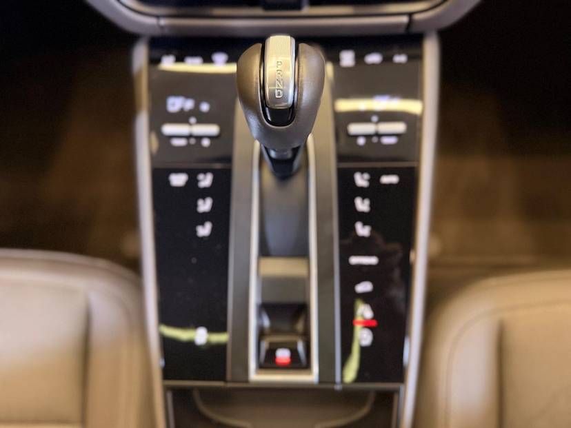 Foto do veículo PORSCHE MACAN  2.0 TURBO 2022 37.100 KM 419.900,00