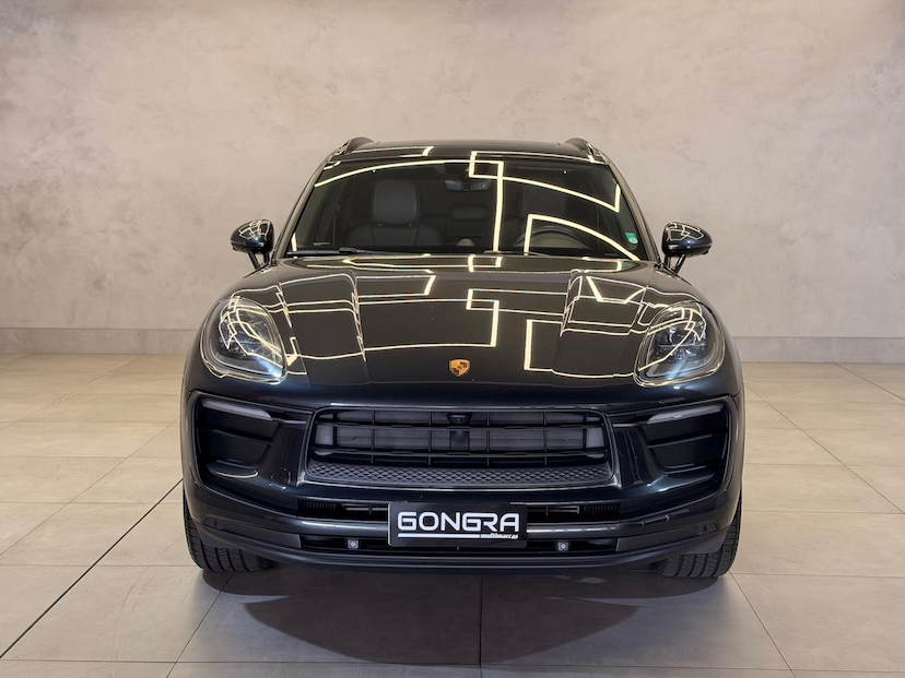 Foto do veículo PORSCHE MACAN  2.0 TURBO 2022 37.100 KM 419.900,00