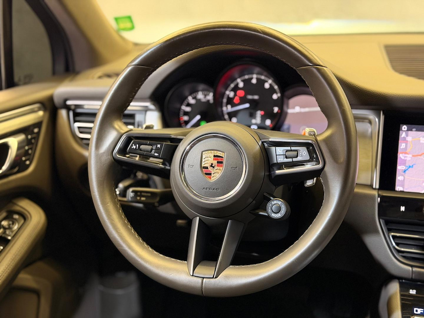 Foto do veículo PORSCHE MACAN  2.0 TURBO 2022 37.100 KM 419.900,00