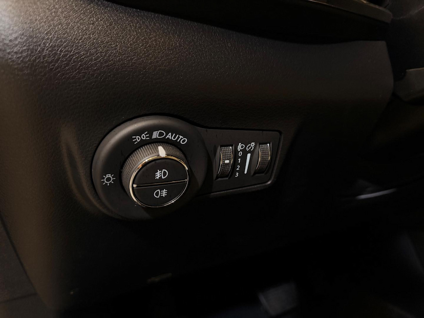 Foto do veículo JEEP COMPASS  SERIE S TF 2022 15.751 KM 159.900,00