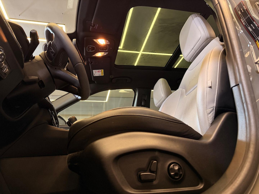 Foto do veículo JEEP COMPASS  SERIE S TF 2022 15.751 KM 159.900,00