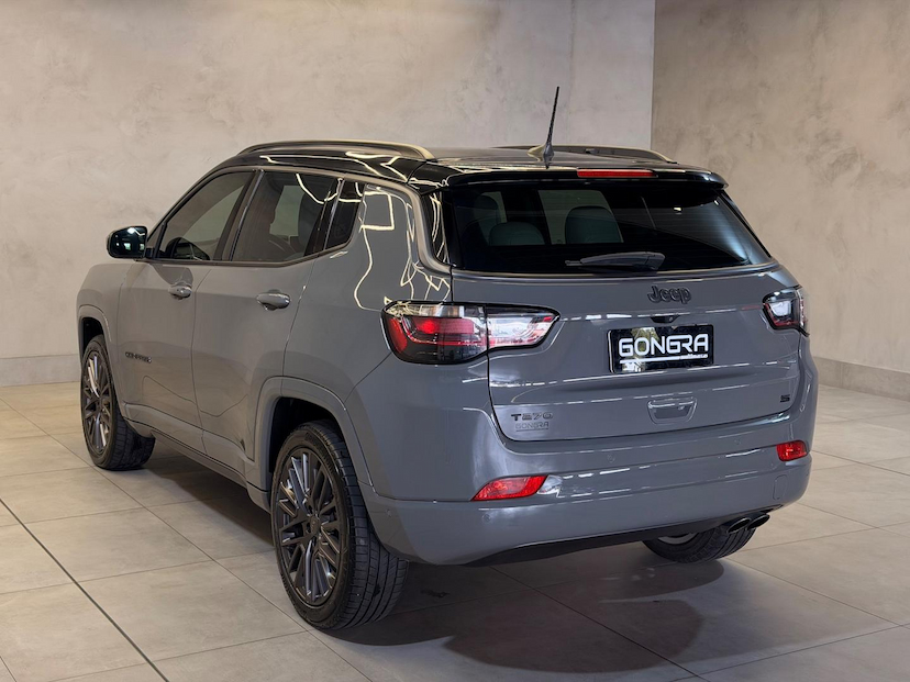 Foto do veículo JEEP COMPASS  SERIE S TF 2022 15.751 KM 159.900,00