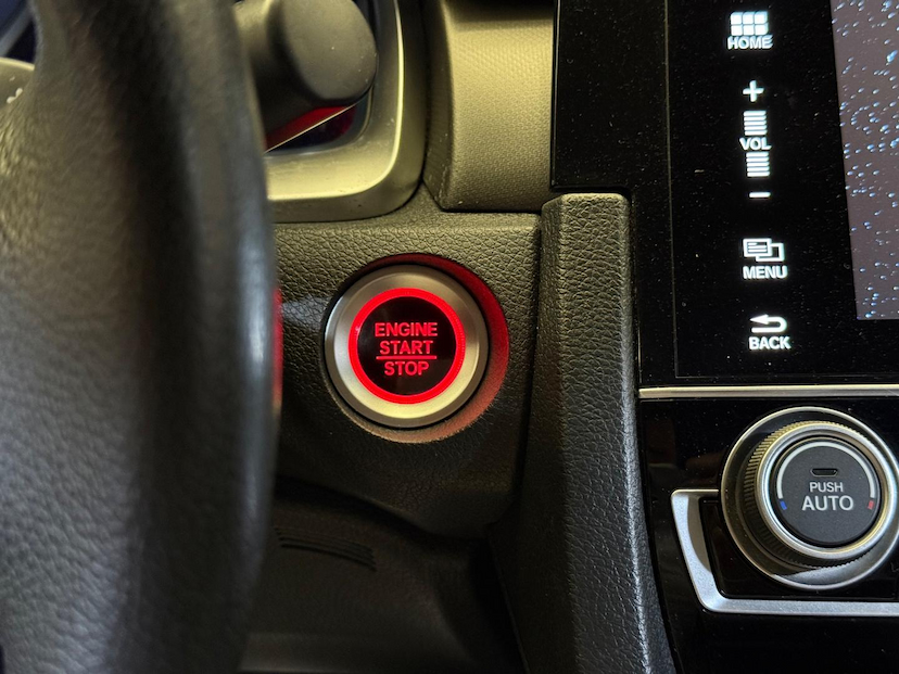 Foto do veículo HONDA CIVIC  EXL CVT 2020 70.743 KM 128.900,00